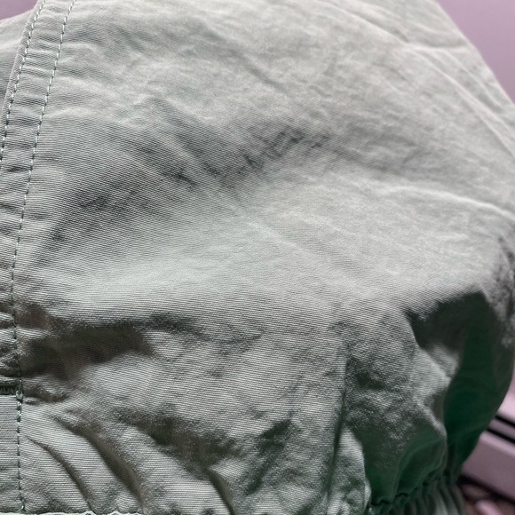 W Patagonia baggies size L net plus. Perfect condition not long enough for me. - Picture 4 of 4